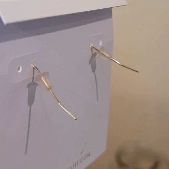 Kendra Scott Red Mother of Pearl Elle Earrings - Picture 12 of 16